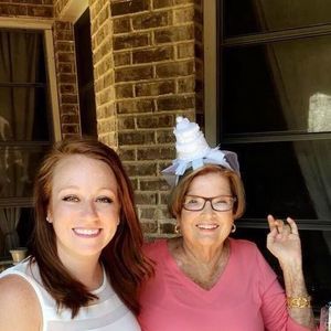 Meet your Posher, Suzanne